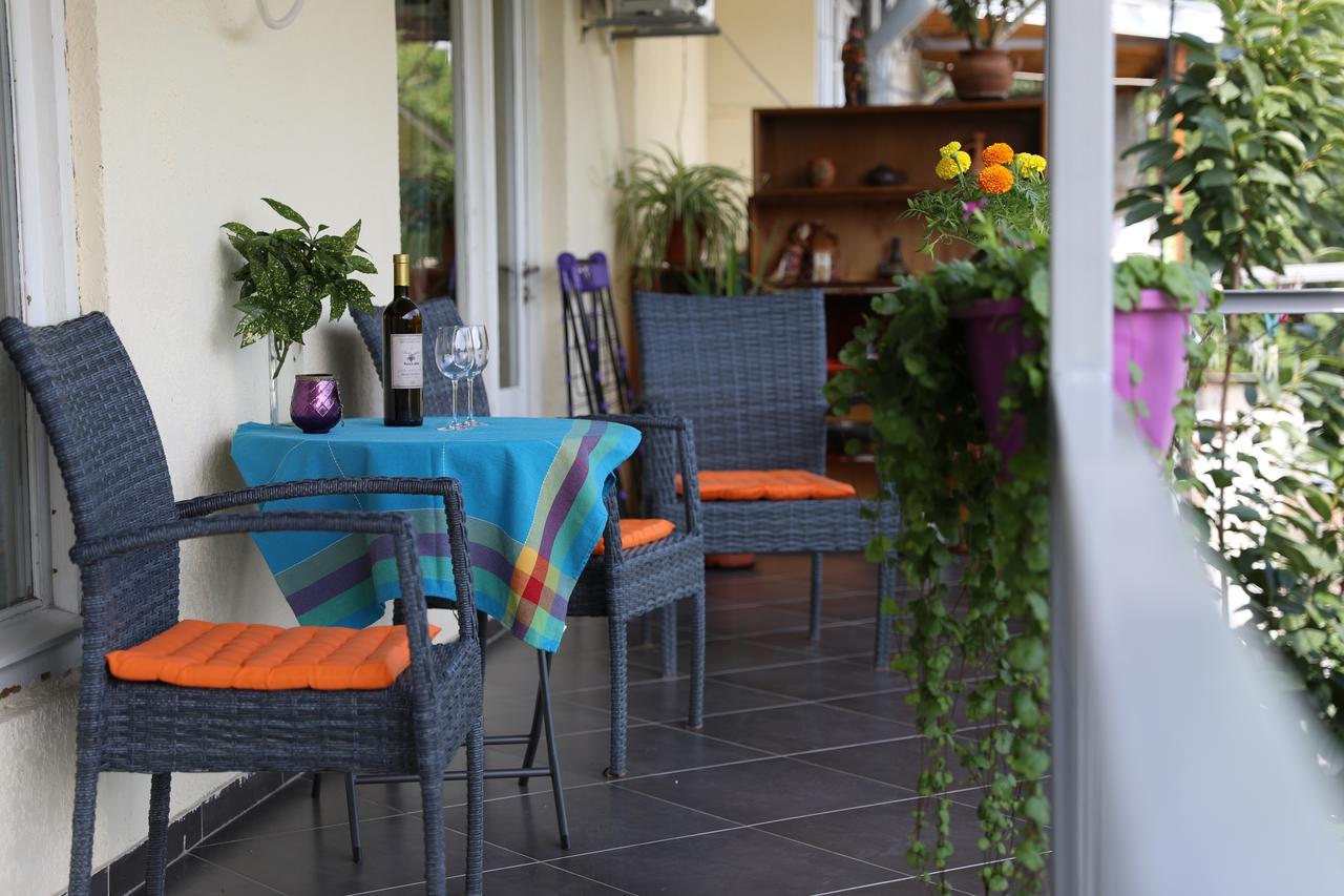 4Bd Appartaments With Cozy Garden Tbilisi Bagian luar foto