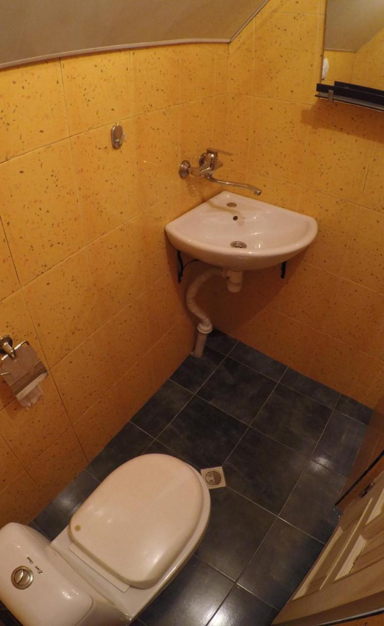 4Bd Appartaments With Cozy Garden Tbilisi Bagian luar foto